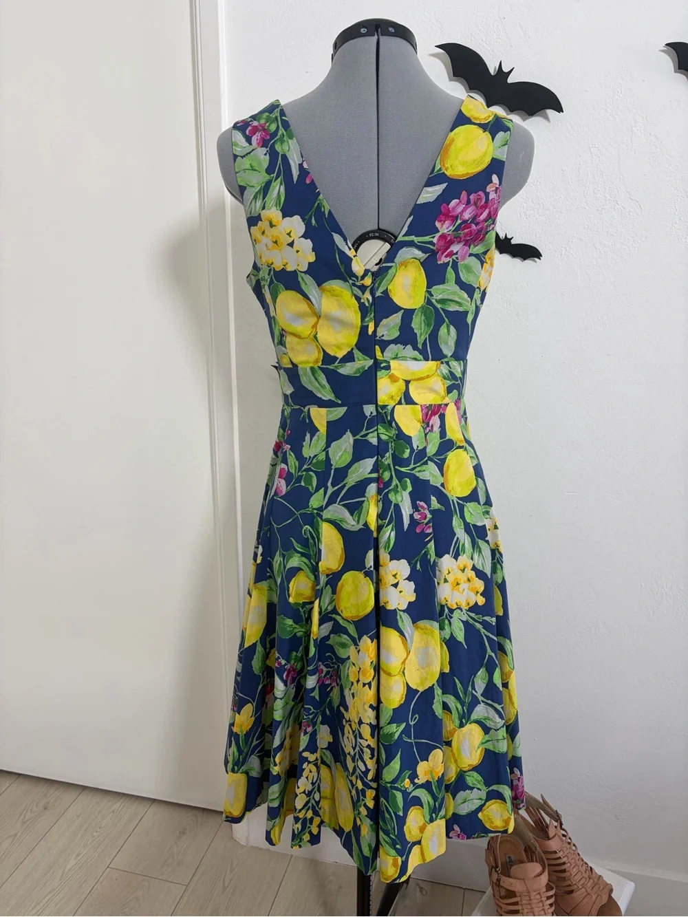 Betsey Johnson 100% Cotton Lemon Floral Fit & Flare Dress Size 4 - Picture 2 of 6